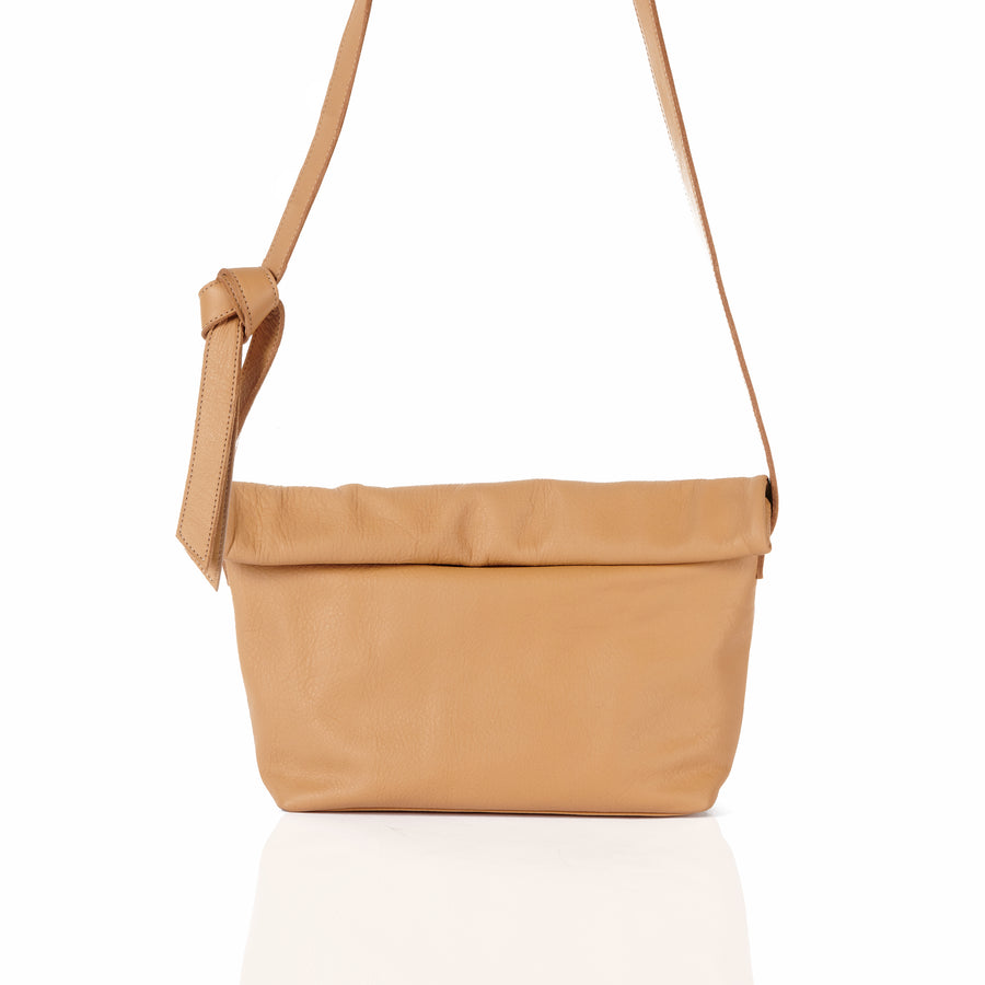 LUNCH WITH KNOTTED HANDLE — CAMEL