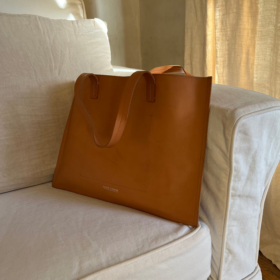 THE SIMPLE TOTE — SMOOTH TAN - FINAL SALE