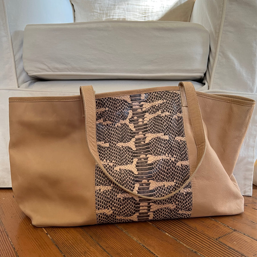 THE PROMENADE TOTE — BEIGE - FINAL SALE