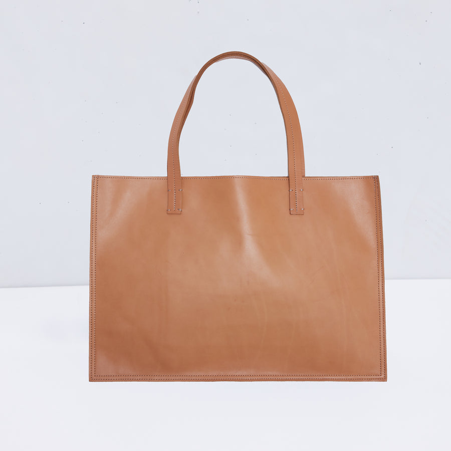 THE SIMPLE TOTE — SMOOTH TAN